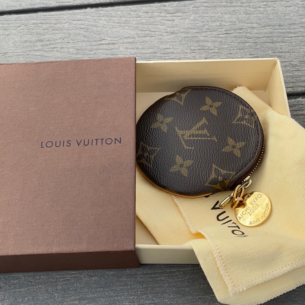 Louis Vuitton LE coin purse